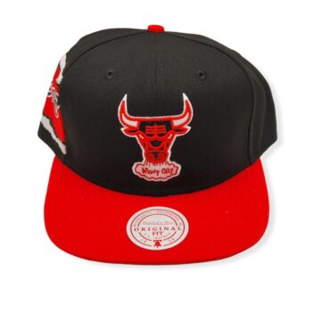 Mitchell & Ness Chicago Bulls Jumbotron Hardwood Classics Black/Red Adjustable Snapback Hat Cap