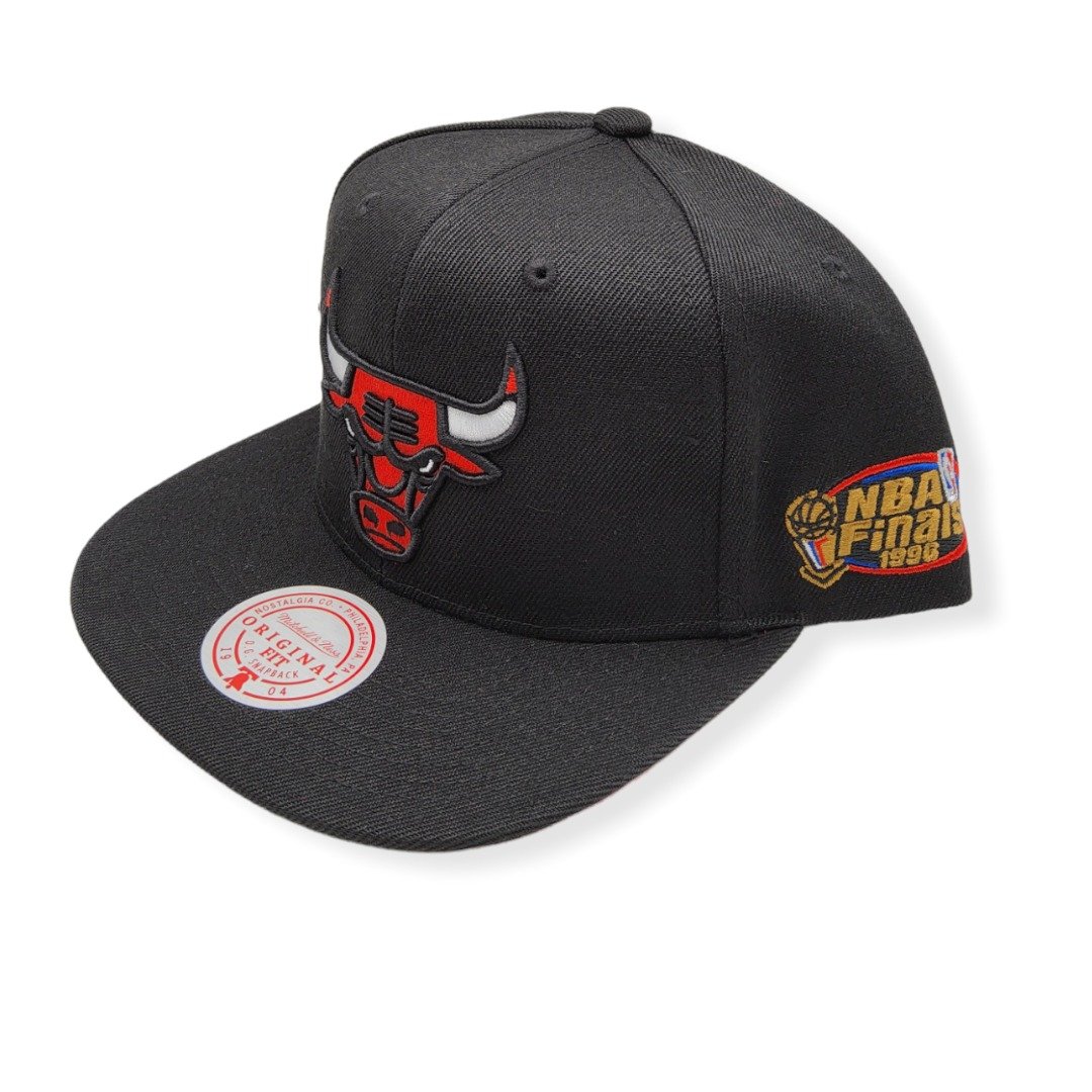 Mitchell & Ness Chicago Bulls 1996 Finals Patch Adjustable Snapback Hat Cap