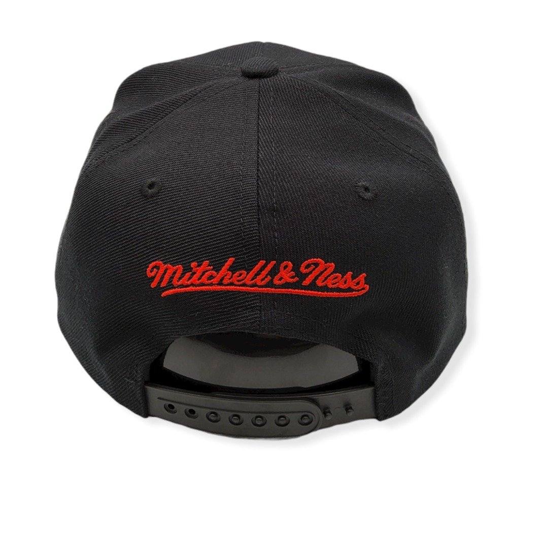 Mitchell & Ness Chicago Bulls 1991-1992 Back to Back Champs Adjustable Snapback Hat Cap