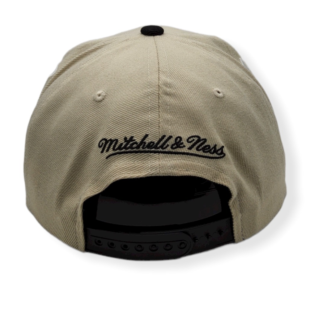 Mitchell & Ness Chicago Bulls Hype Type Hardwood Classics Cream Adjustable Snapback Hat Cap