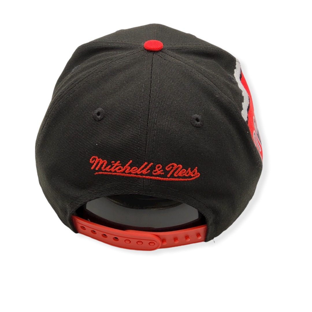 Mitchell & Ness Chicago Bulls Jumbotron Hardwood Classics Black/Red Adjustable Snapback Hat Cap