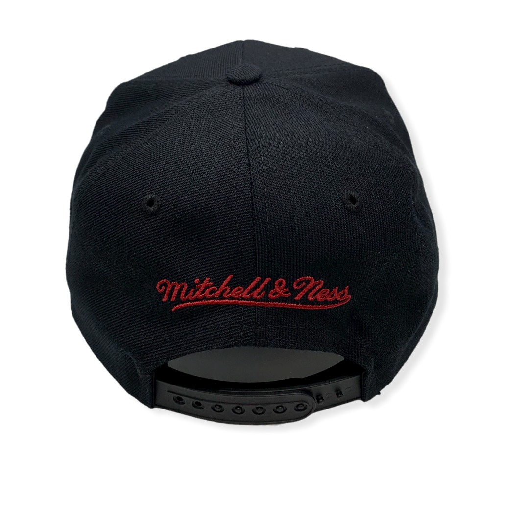 Mitchell & Ness Chicago Bulls Negative Space Chain Adjustable Snapback Hat Cap