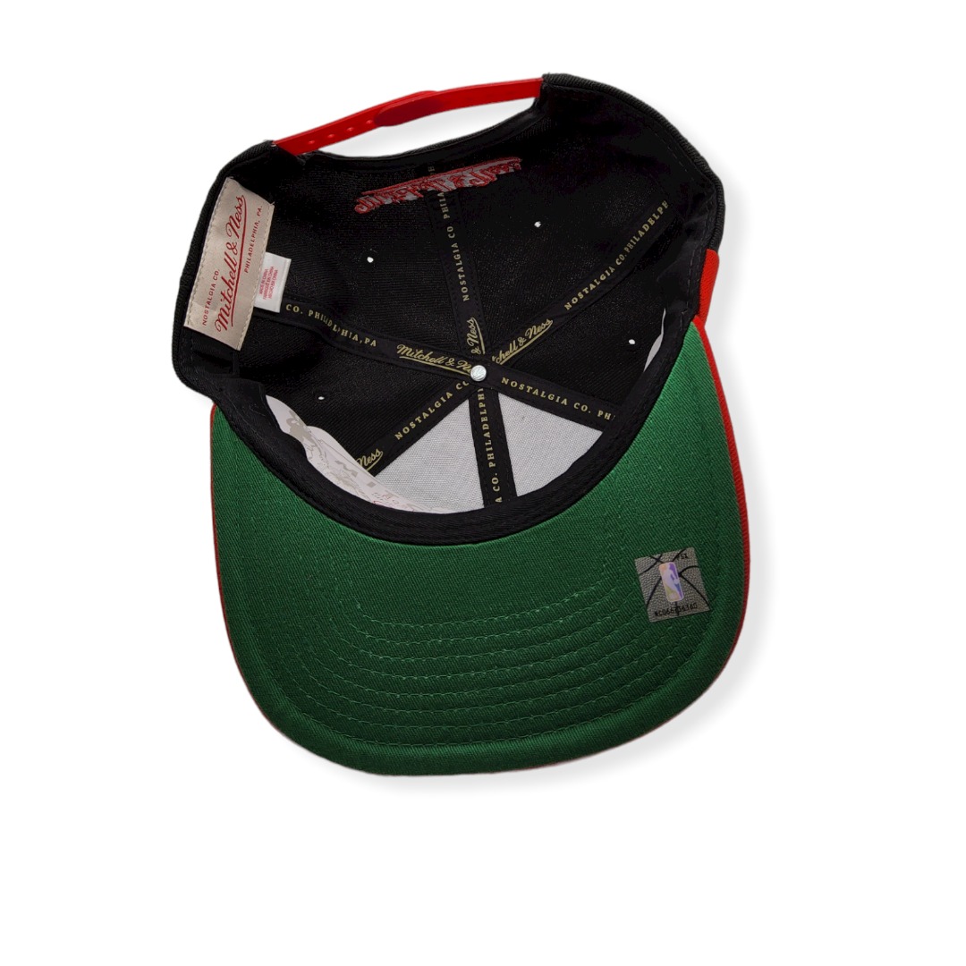 Mitchell & Ness Chicago Bulls Sharktooth Adjustable Snapback Hat Cap