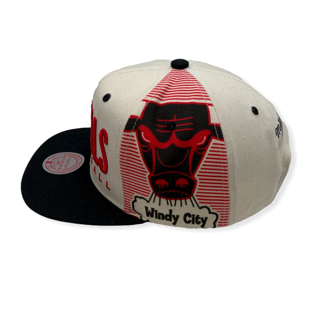 Mitchell & Ness Chicago Bulls Team Big Face Hardwood Classics Adjustable Snapback Hat Cap