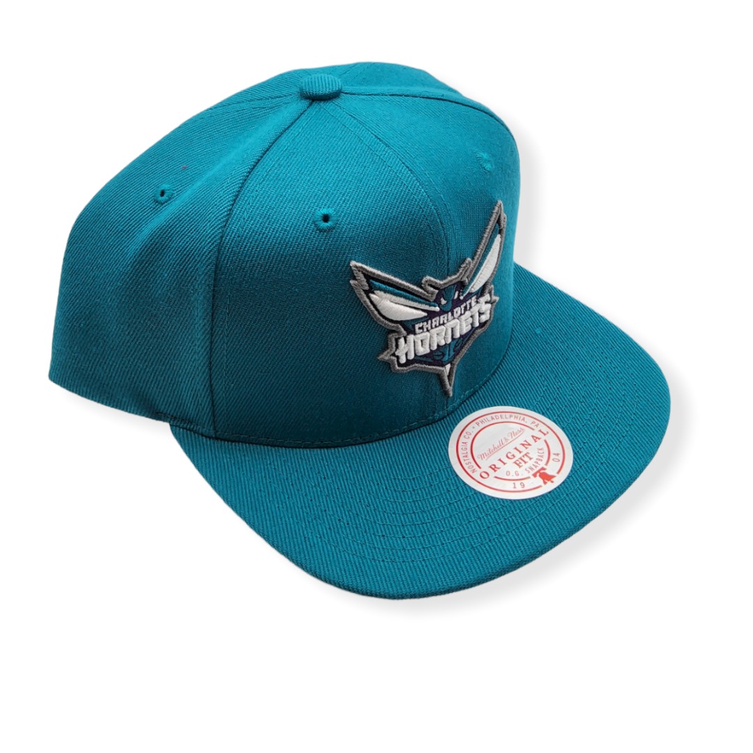Mitchell & Ness Charlotte Hornets Core Basic Teal Adjustable Snapback