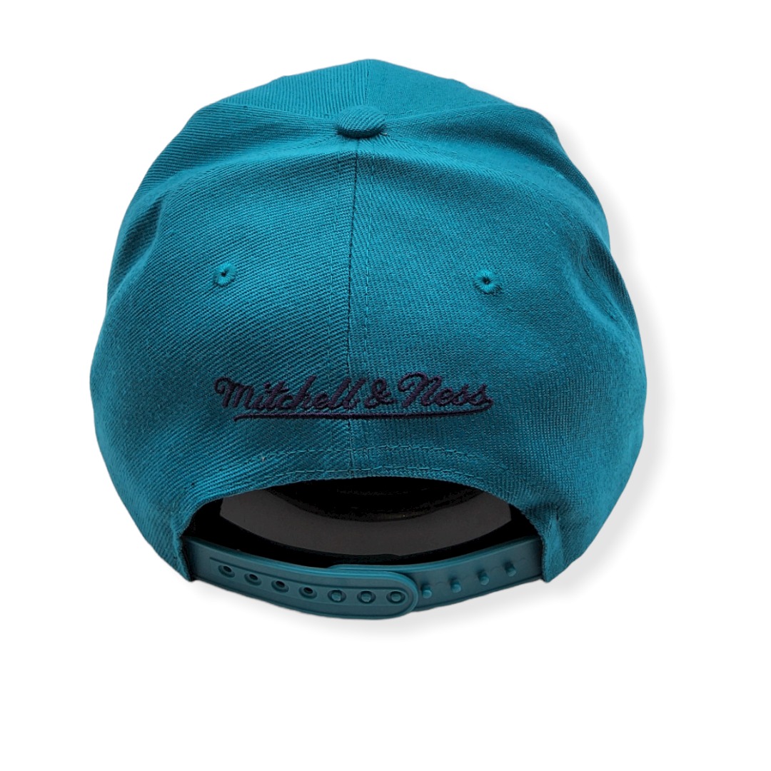 Mitchell & Ness Charlotte Hornets Core Basic Teal Adjustable Snapback