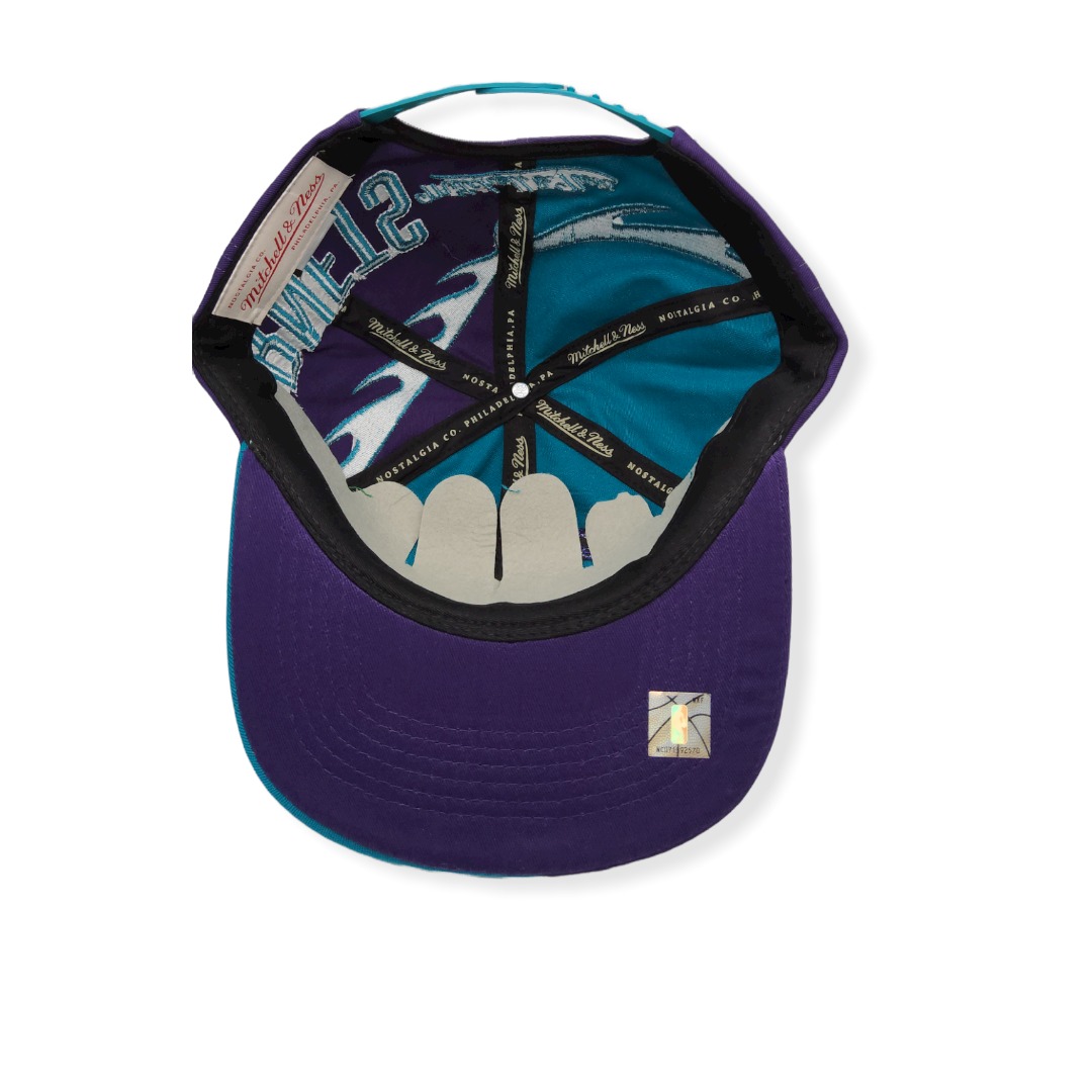 Mitchell & Ness Charlotte Hornets Spiral Deadstock Adjustable Snapback Hat Cap