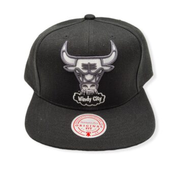 Mitchell & Ness Chicago Bulls XL BWG Hardwood Classics Adjustable Snapback Hat Cap