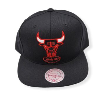 Mitchell & Ness Chicago Bulls Wool Solid Black "Windy City" Logo Adjustable Snapback Hat Cap