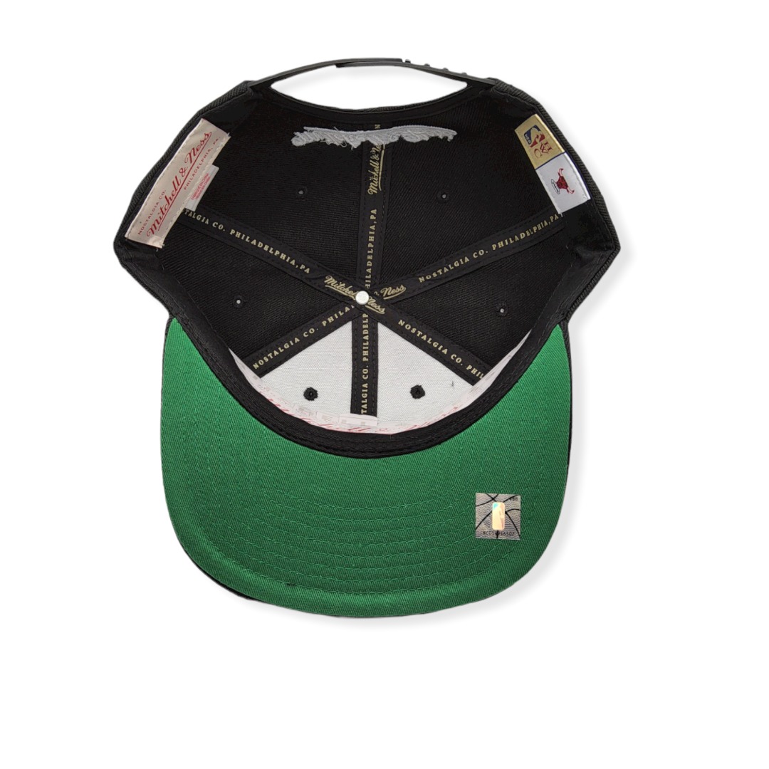 Mitchell & Ness Chicago Bulls XL BWG Hardwood Classics Adjustable Snapback Hat Cap