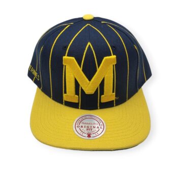 Mitchell & Ness Michigan Wolverines Team Pin Navy/Yellow Adjustable Snapback Hat Cap