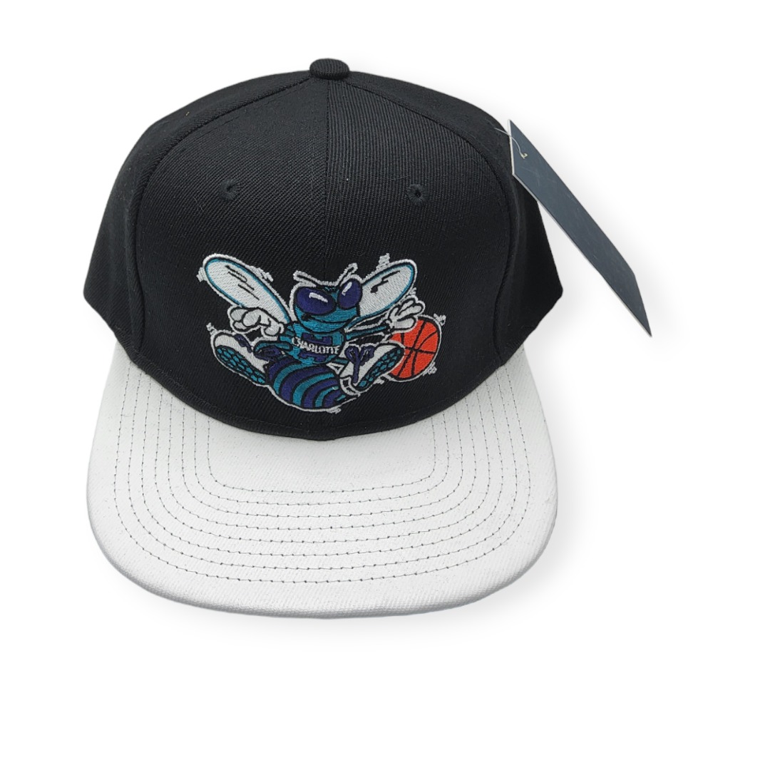 Mitchell & Ness Charlotte Hornets SSBSTS Black/White Adjustable Snapback Hat Cap