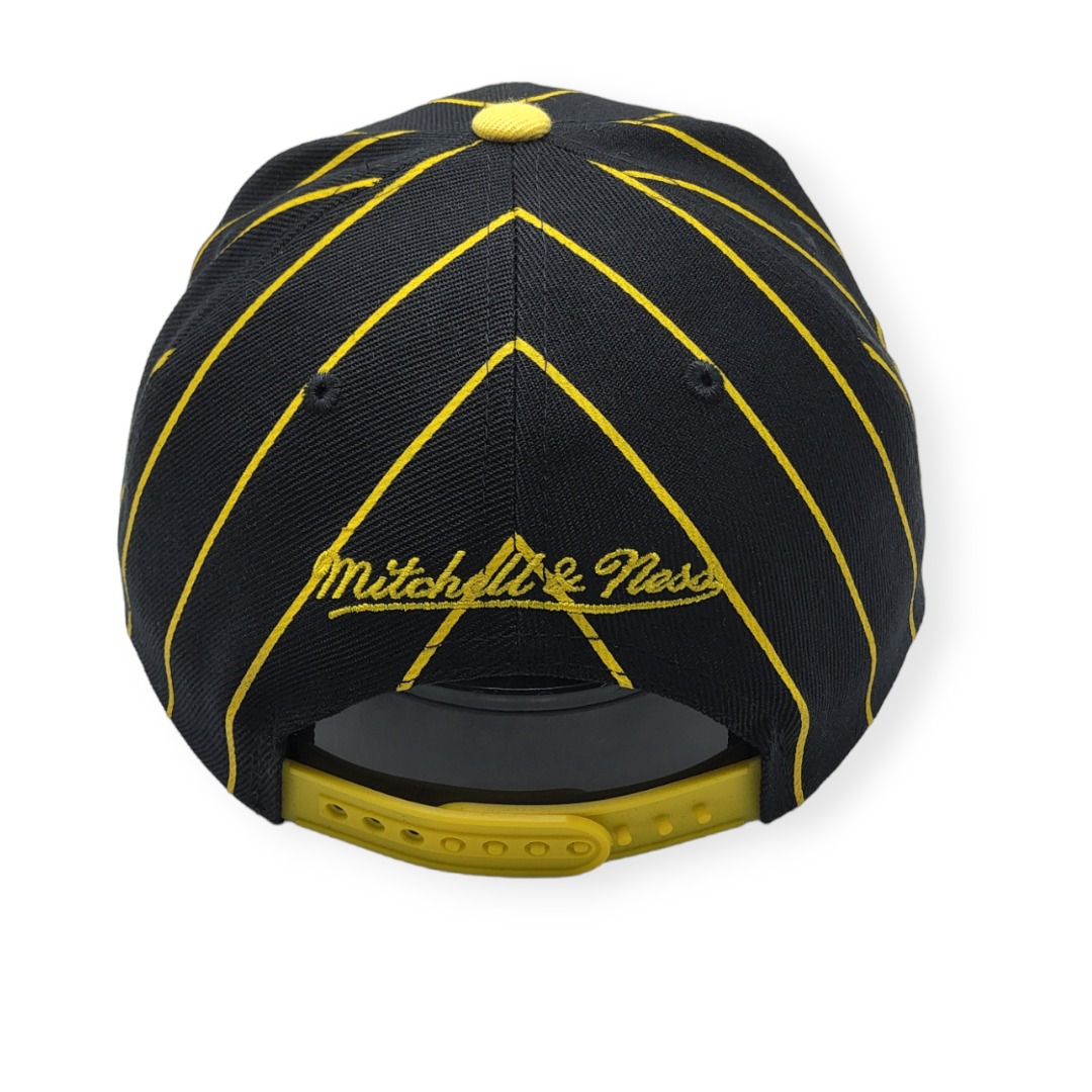 Mitchell & Ness Boston Bruins Team Pin Black/Yellow Adjustable Snapback Hat Cap