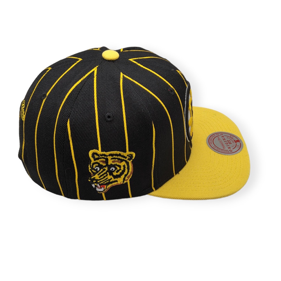 Mitchell & Ness Boston Bruins Team Pin Black/Yellow Adjustable Snapback Hat Cap