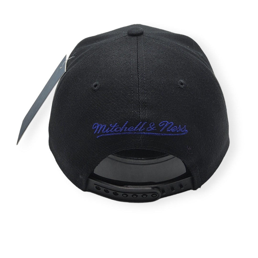 Mitchell & Ness Charlotte Hornets SSBSTS Black/White Adjustable Snapback Hat Cap