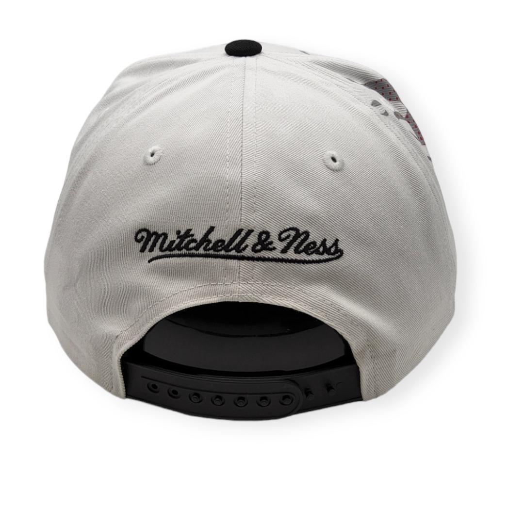 Mitchell & Ness Chicago Bulls Hot Fire White/Black Adjustable Snapback Hat Cap