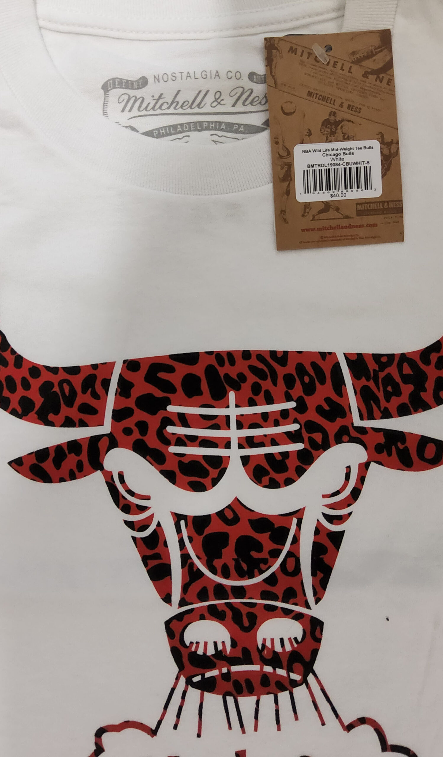 Mitchell & Ness Chicago Bulls Wild Life Mid-Weight Hardwood Classics White Tee Shirt Size XL