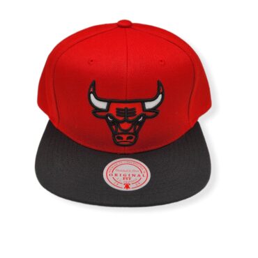 Mitchell & Ness Chicago Bulls Core Basic Red/Black Adjustable Snapback Hat Cap
