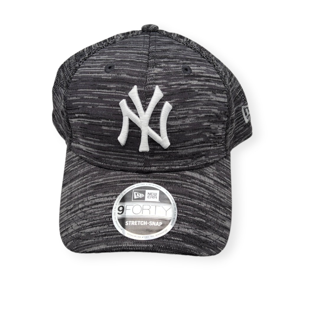 New Era New York Yankees 9Forty Stretch Snap Tech B1 Adjustable Snapback Hat Cap