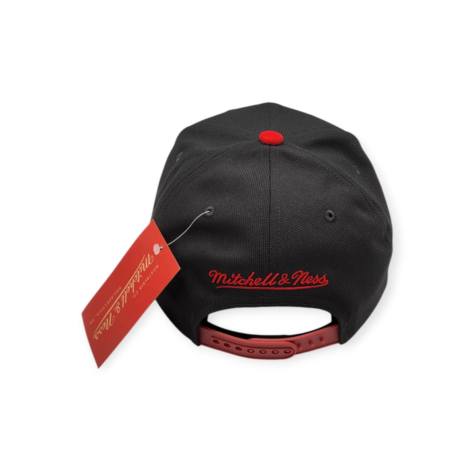 Mitchell & Ness Chicago Bulls Big Mouth Black/Red Adjustable Snapback Hat Cap