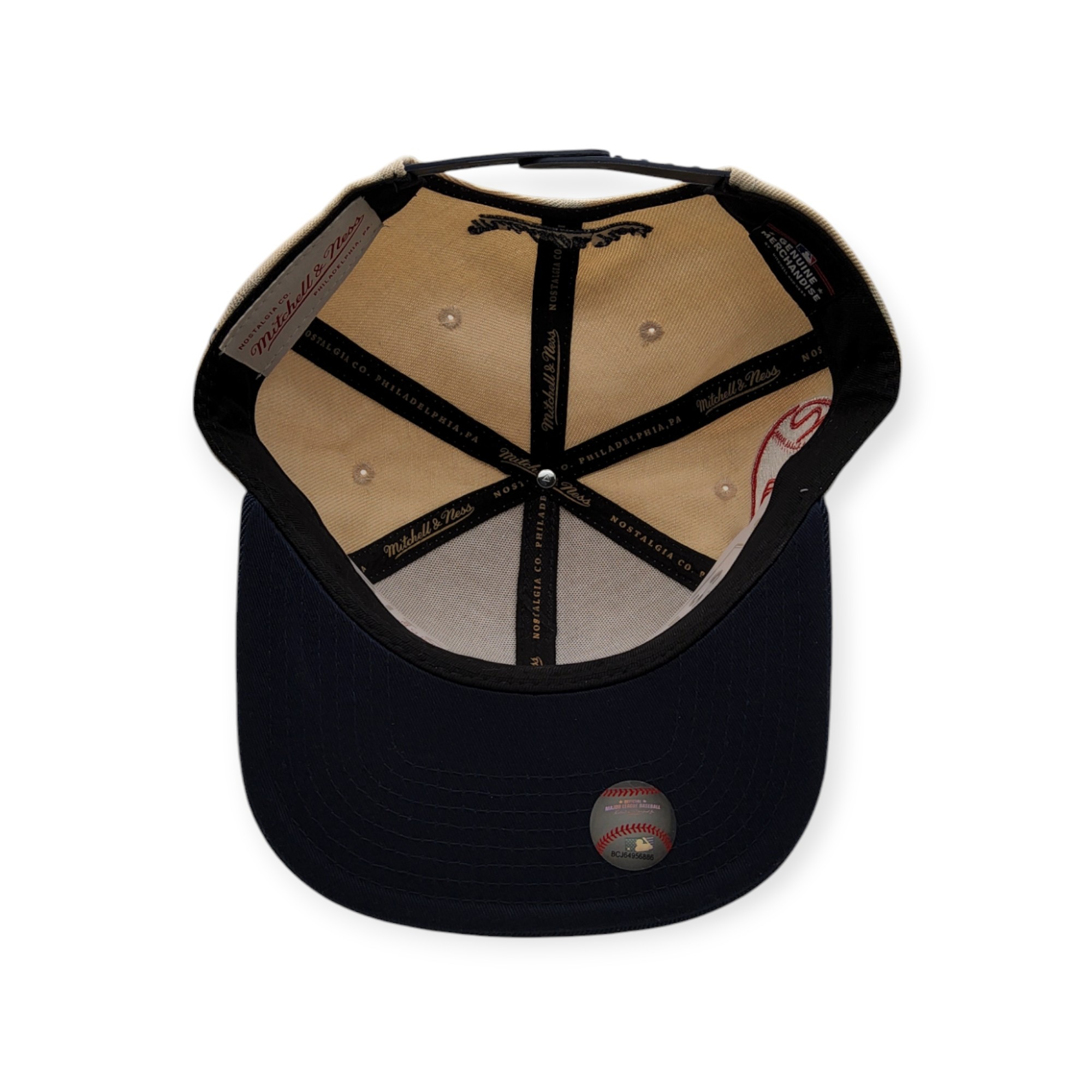 Mitchell & Ness New York Yankees Speed Zone Off White/Navy Adjustable Snapback Hat Cap