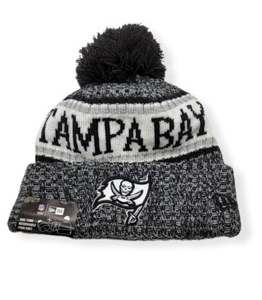 New Era Tampa Bay Buccaneers Authentic 2018 Black & White Sideline Sport Knit Beanie Cold Weather Hat