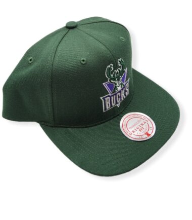 MN-Bucks-Team-Ground-2.0-Green-195563837689-03.jpg