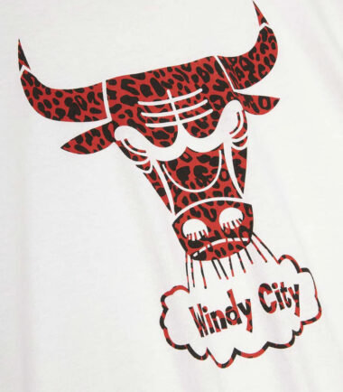 MN-Bulls-Wild-Life-Tee-White-194582899562-03.jpg