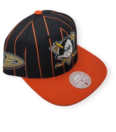 MN-Ducks-Team-Pin-196294995860-03.jpg
