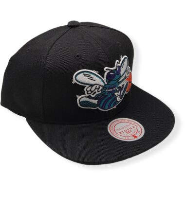 MN-Hornets-Drop-Back-Black-194582186488-03.jpg