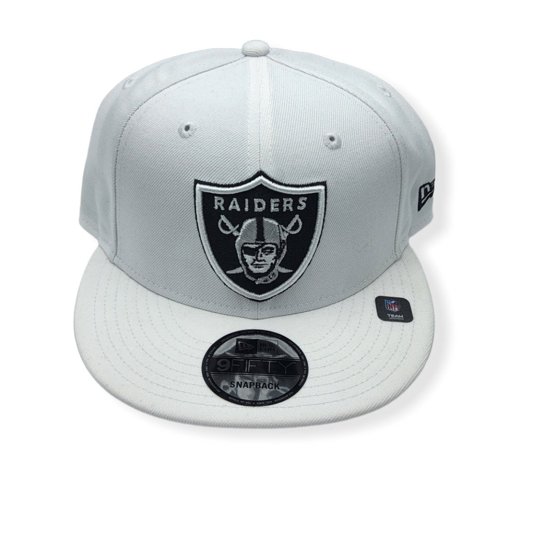 1671751790_NE-Raiders-950-Basic-Snap-White-192859235259-01.jpg
