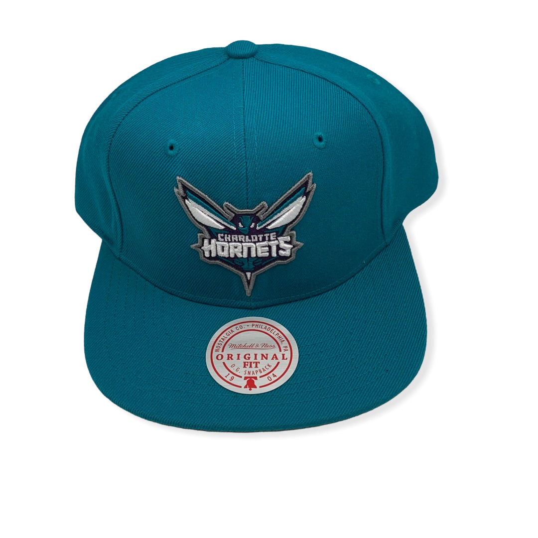 1662074869_MN-Hornets-Team-Ground2.0-195563837030-01.jpg