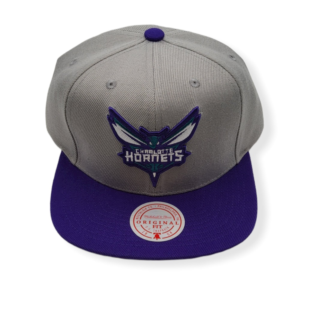1662141425_MN-Hornets-Core-Basic-Grey-Purple-697589725624-01.jpg