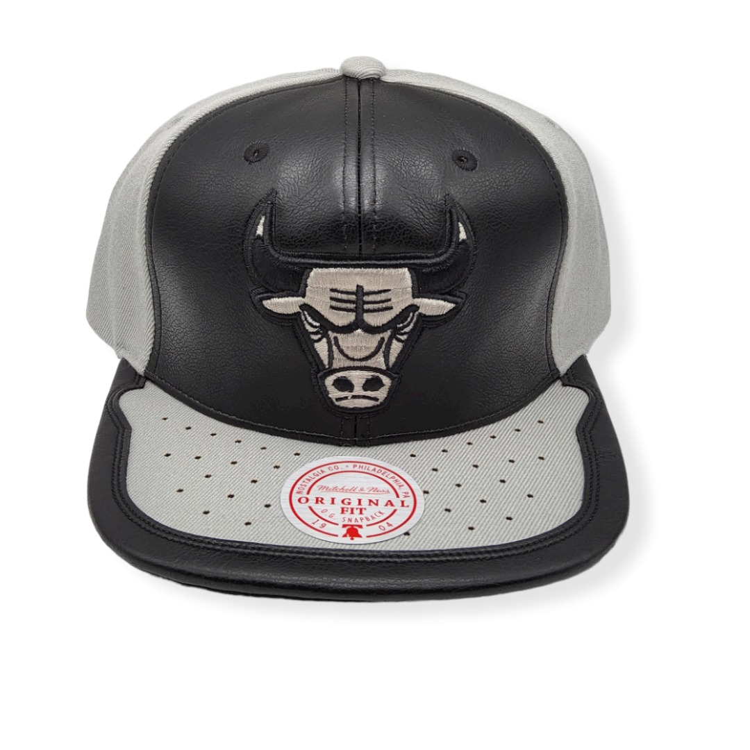 1666904367_MN-Bulls-Day-1-Black-Grey-697589735609-01.jpg